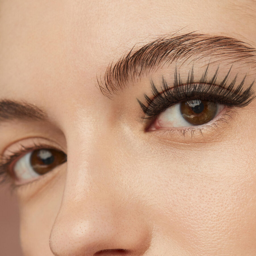 Wimpern & Augenbrauen färben inkl. Brauen Korrektur